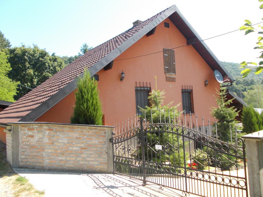 Kuca Za Odmor "Karalic" Bed and Breakfast Ležimir Esterno foto